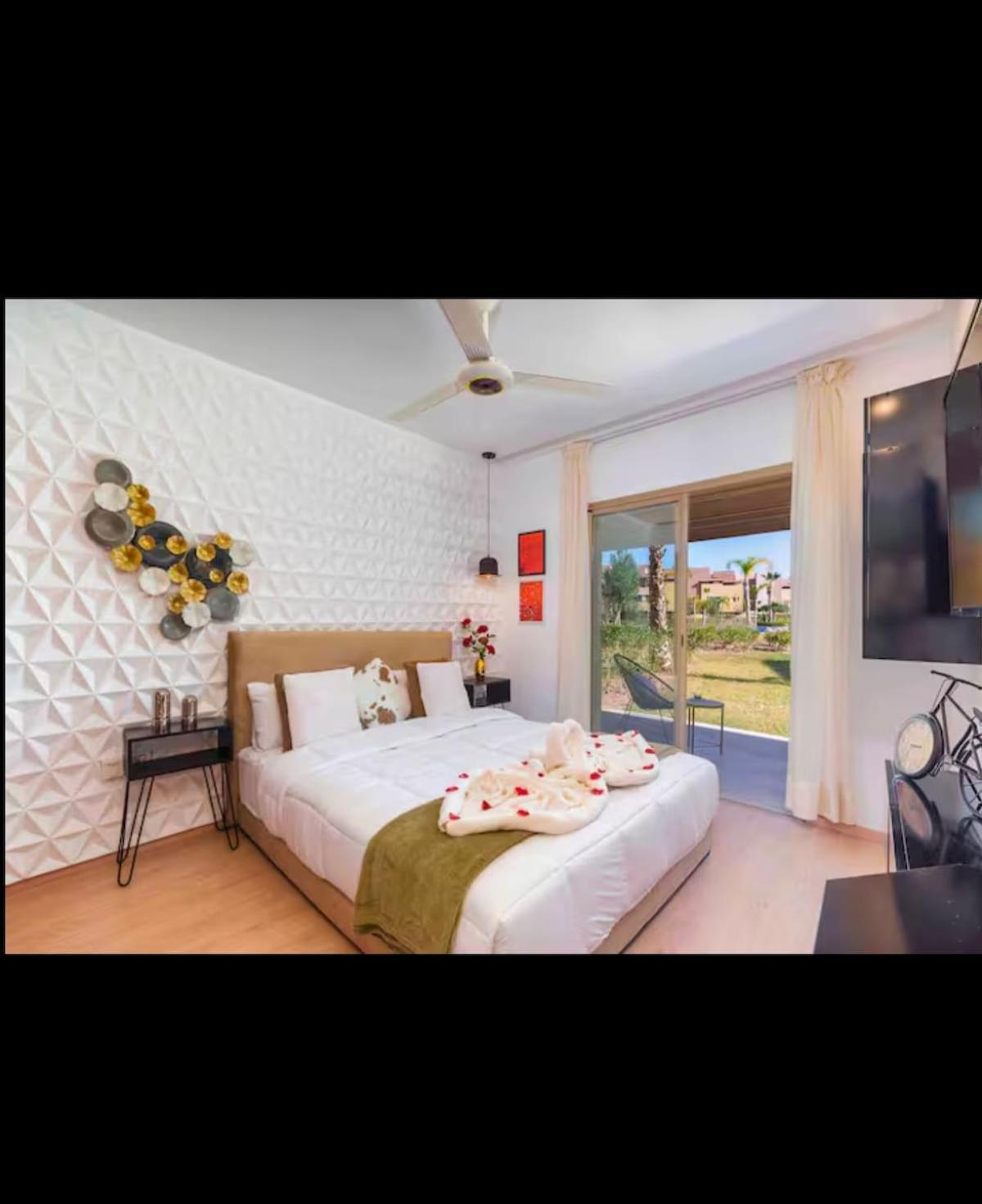 Luxury Waterfront With Private Garden *
