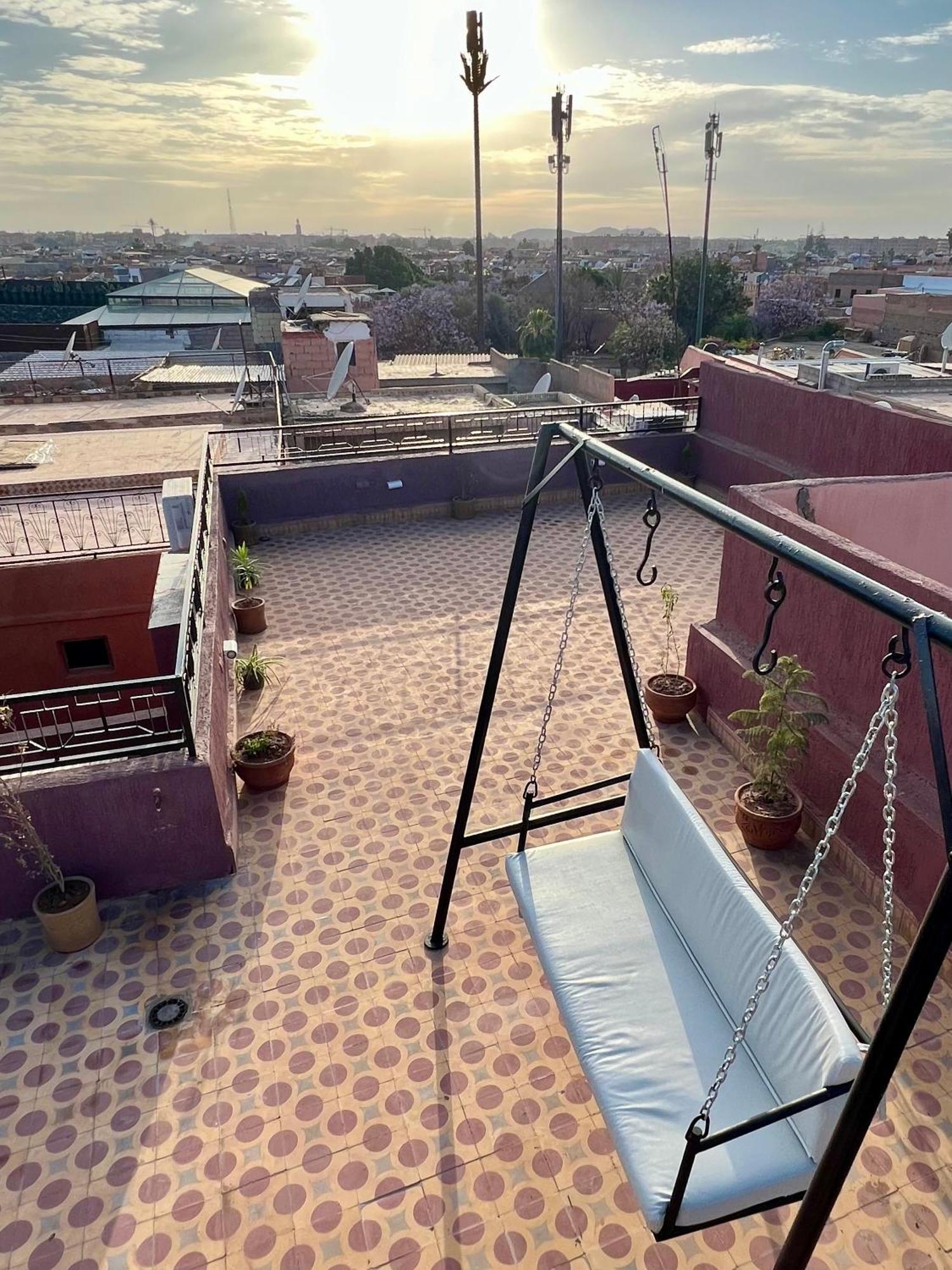 With Rooftop Access Appartement *