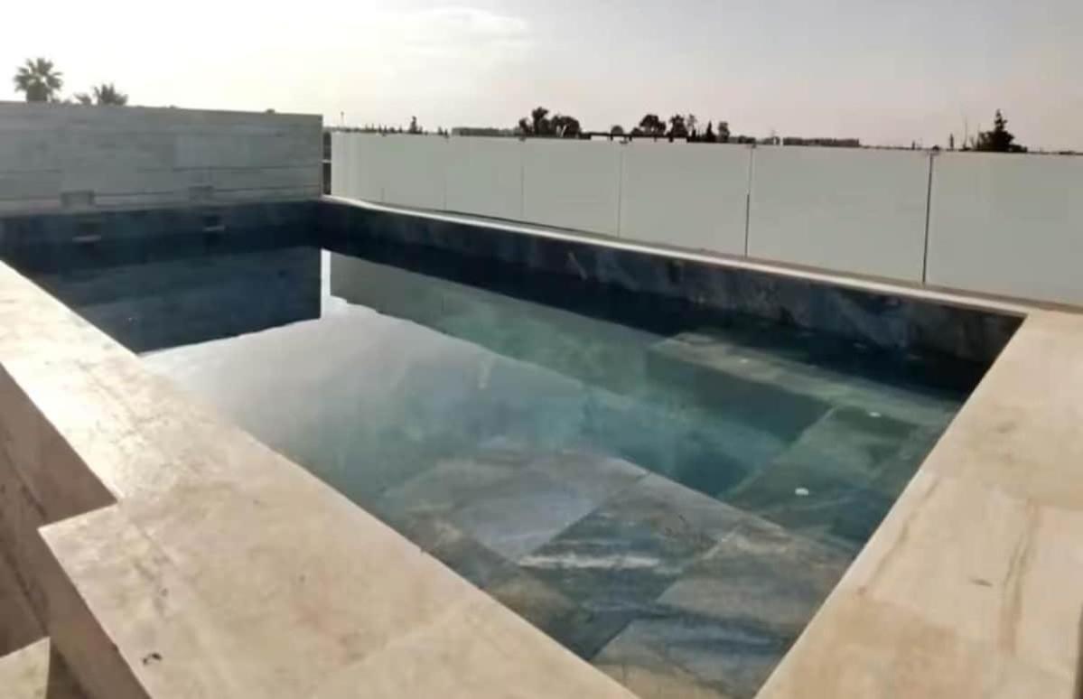 Ferienhaus Modern Rooftop With Pool *