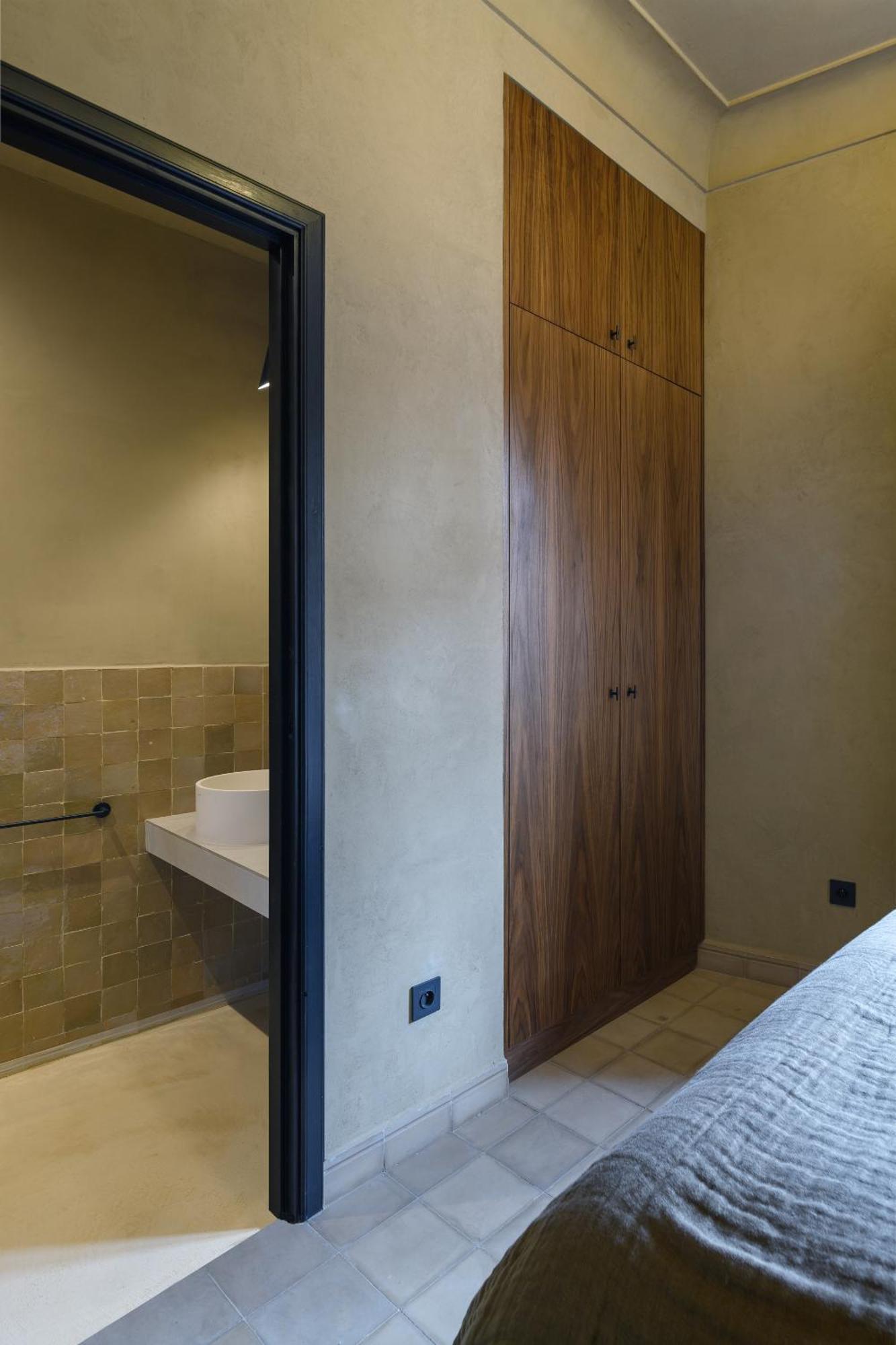M17-elegance And Comfort In Majorelle *