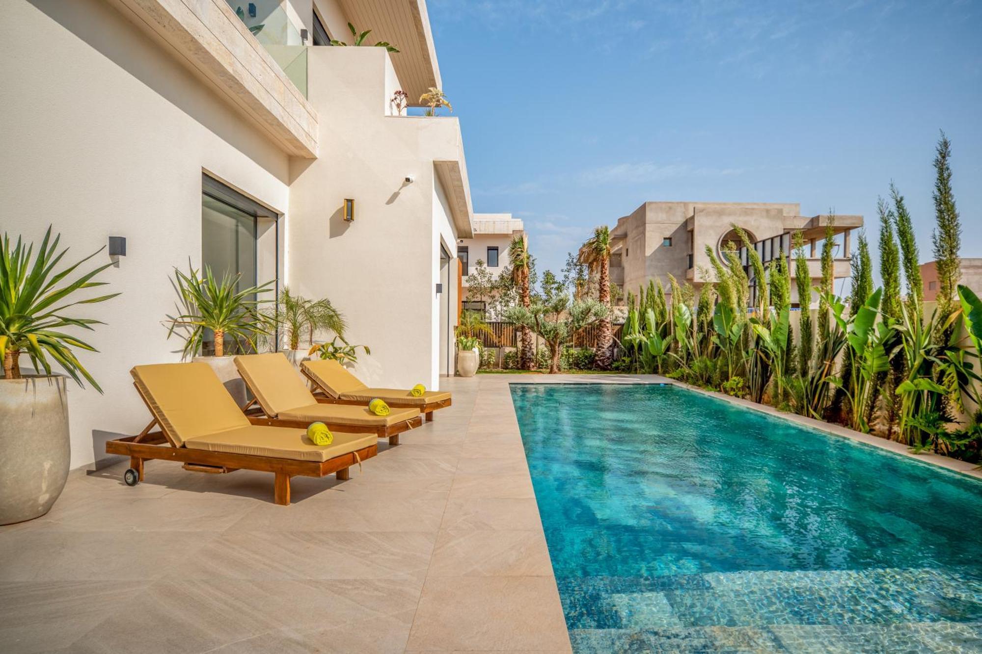 Bahia Luxury-pool Breakfast & Golf Access Holiday home *