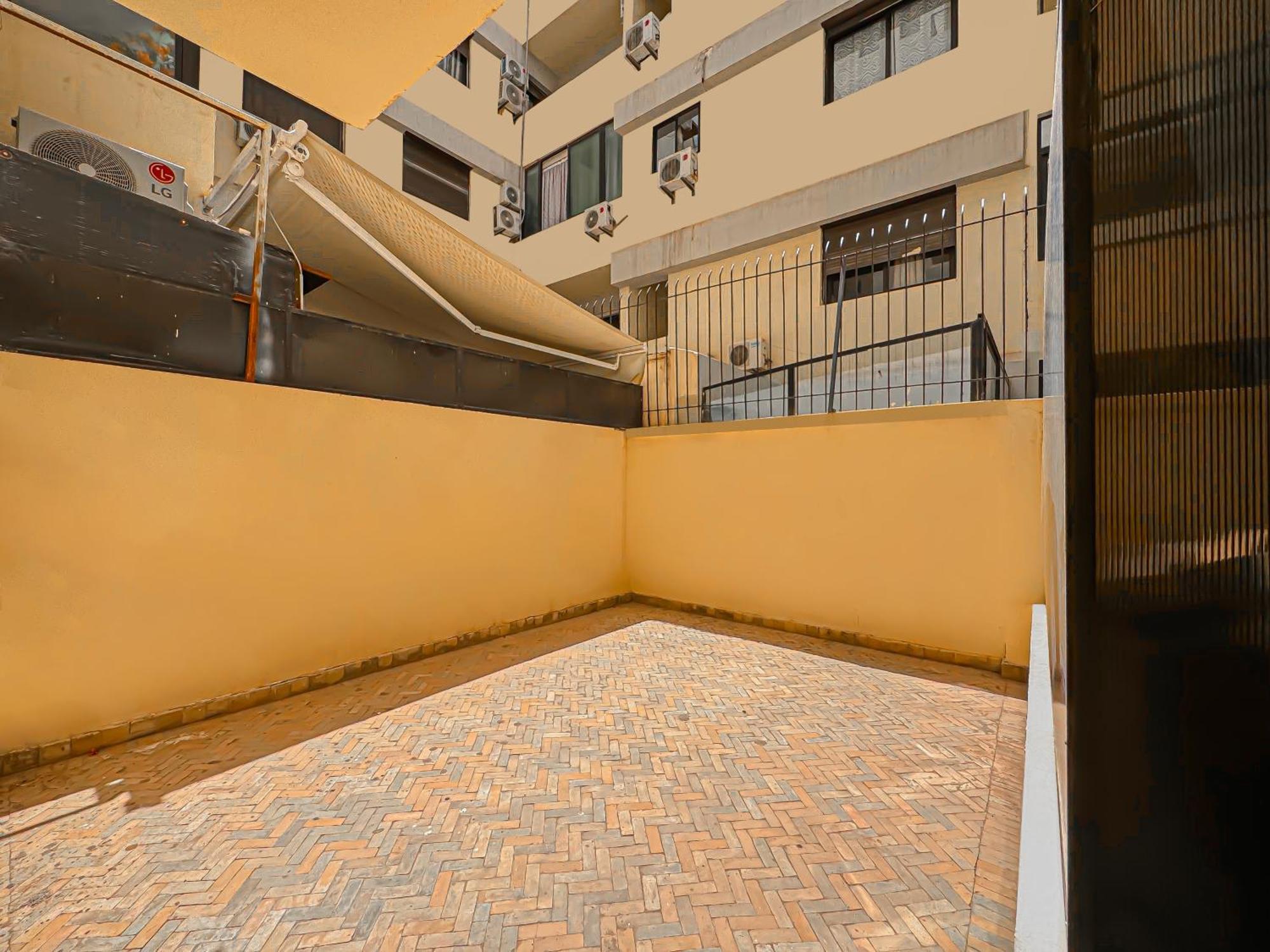 Appartement Moderne Avec Terrasse, Piscine Et Parking A Gueliz, Marrakech