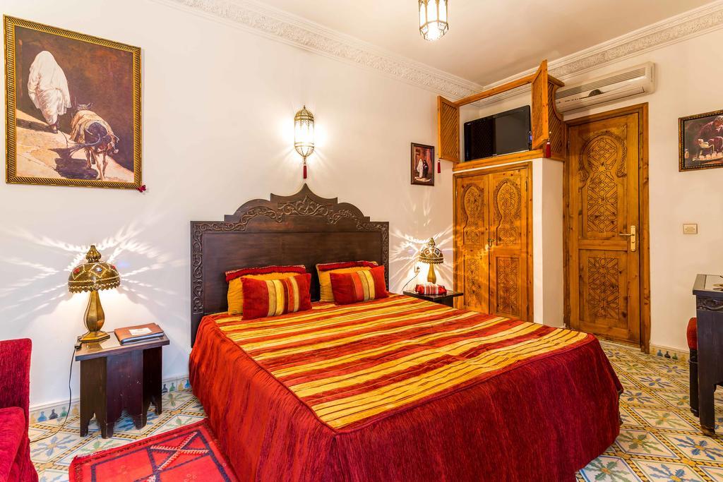 Mouna Riad