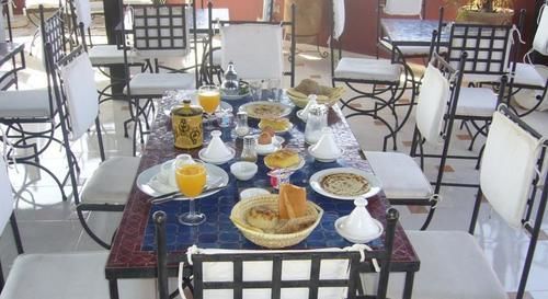 Amira Et Vacances 2*