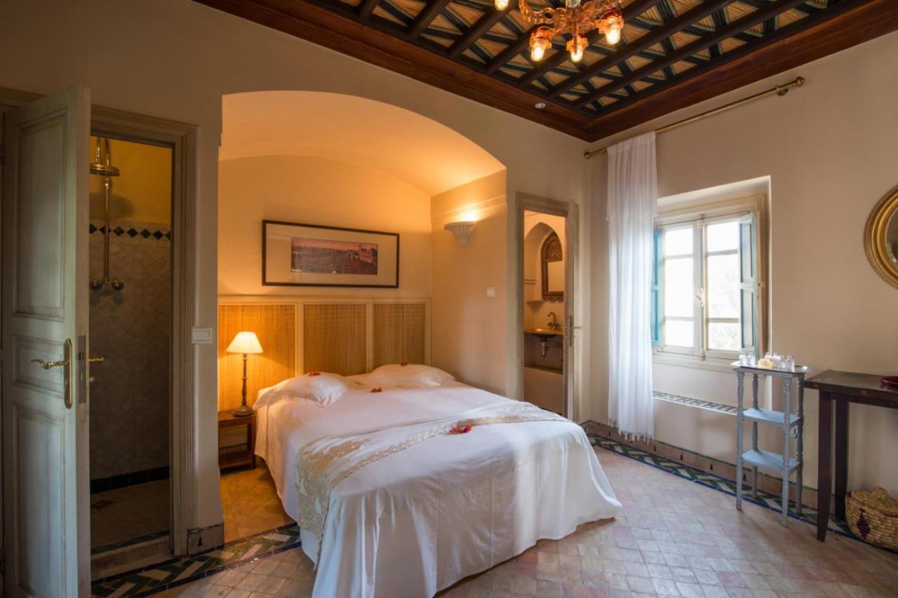 Les Deux Tours Hotel