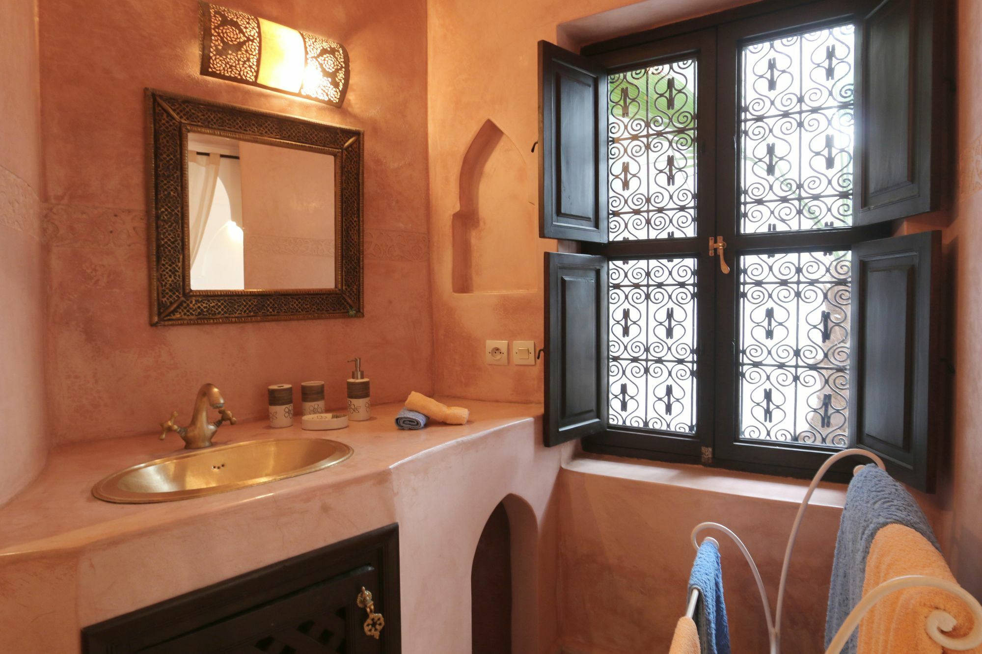 Warda Riad