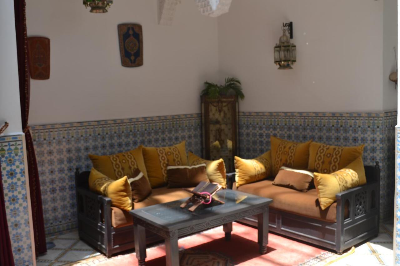 Mouna Riad