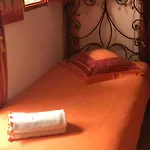 Maison Riad Traditionnel Idealement Situe A Marrakech