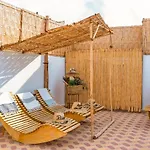 Riad Des Sables-Exclusive -4 Suites -Swimming Pool