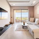 Golfside New 3-Bedroom Apartment