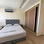 Appartement Confortable Avec Piscine Interieur