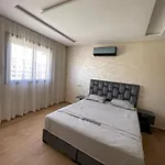 Appartement Confortable Avec Piscine Interieur