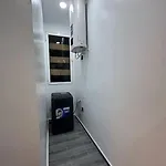 Cozy Apt With Top Amenities Near