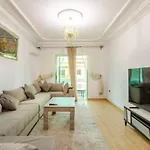 Charming Two-Bedroom Apartment In Marrakesh Gueliz