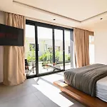 Villa Luxe, Golf, Spa & Cinema