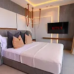 Villa Luxe, Golf, Spa & Cinema