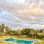 Medley Luxury Villa - Parking, Wifi & Piscine