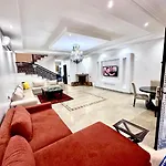 Medley Luxury Villa - Parking, Wifi & Piscine