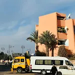Julie\'S Airport Apartment
