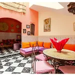 Maison Riad Traditionnel Idealement Situe A Marrakech
