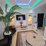 Elegant Apartment With High-End