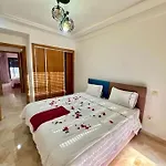 Appartement In Residence Opera For Rent Avec Piscine