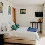 Luxury 5-Suite Villa With Heated Pool, Steam Room & Games
