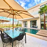Modern Villa Assia