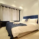 M17-Le Duplex-Balcon-Piscine-Majorelle