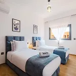 Charming Apartment Near M Avenue Pool, Parking