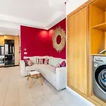 City Center-1 Queen Br With Ac, Pool And Iptv- Parking