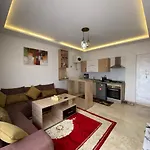 Luxury Apartment With Pool, Parking And 24H Security , Marrakech Center