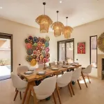 Villa Secret Oasis - 4 Bedroom Rooftop, Pool&Ac - Up To 10 Guests