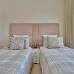 Jade Haven 2 Bed Apt Golf View