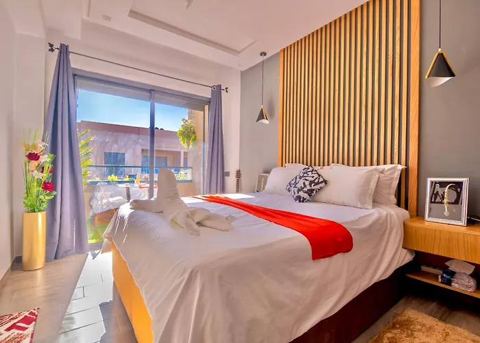 Pearl Suite: King Bed, Pool Joy