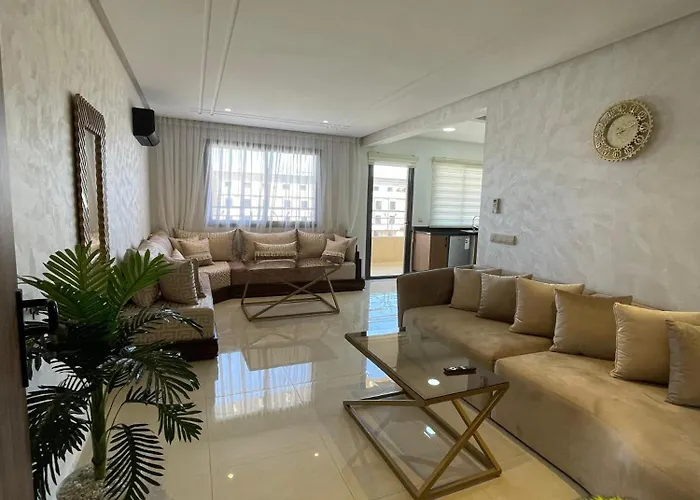 Appartement Confortable Avec Piscine Interieur