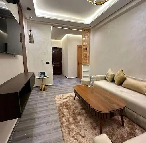 Cozy Apt With Top Amenities Near
