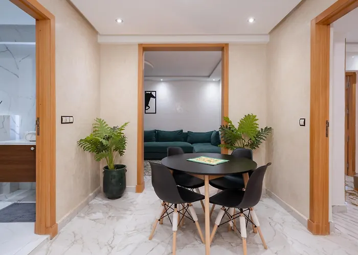 Bright Flat In Heart Of Center