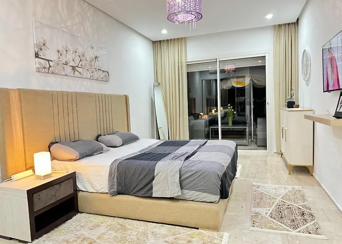 Fresh Modern Flat With Spacious Room And Bathroom