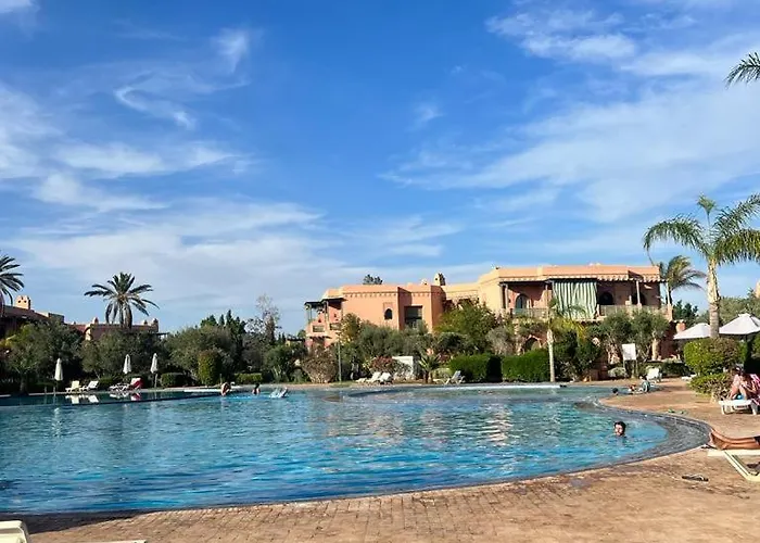 Appartement Vue Piscine Palmerie