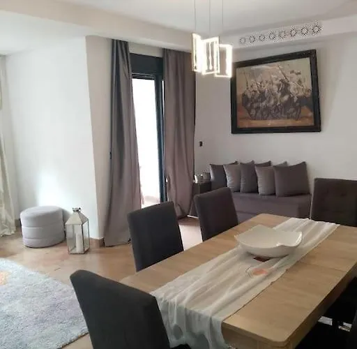 Appartement Confortable Avec 5 Piscines