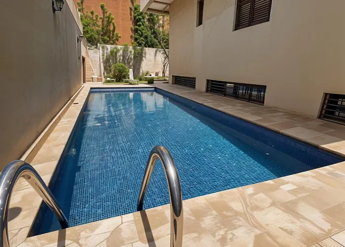 Private Villa, 7 Min To Center, Not Overlooked
