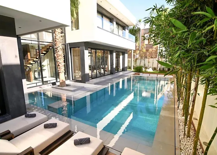 Villa Luxe, Golf, Spa & Cinema