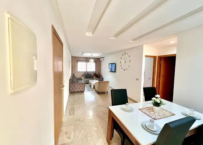 Appartement In Residence Opera For Rent Avec Piscine