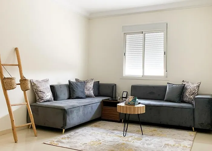 Modern Apartment Near Airport