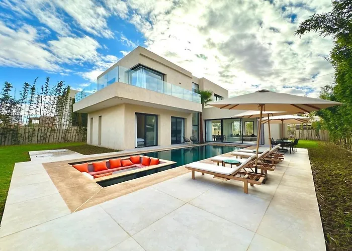 Modern Villa Assia