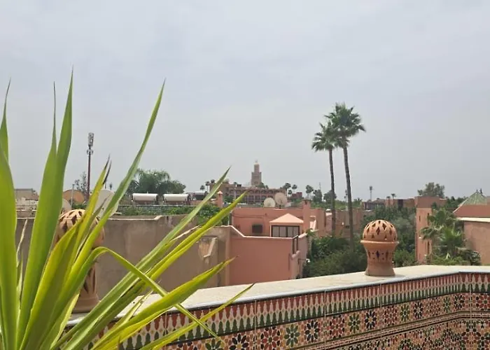 Guests House With View Rooftop