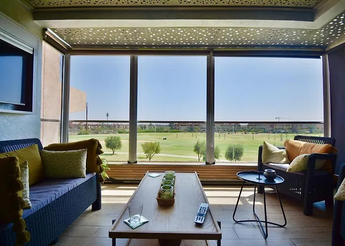 Jade Haven 2 Bed Apt Golf View