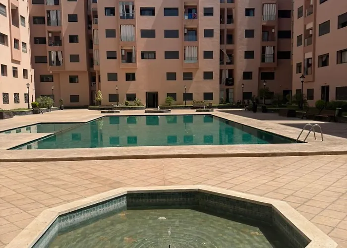 Appart Agreable & Grand Piscine & Family