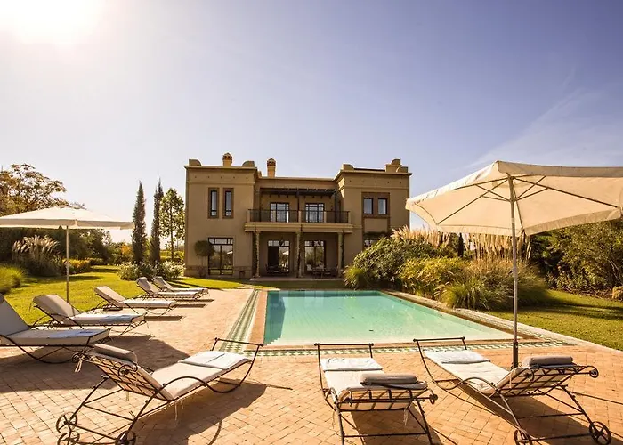 Villa de Luxe avec Piscine Privée et Golf